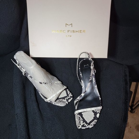 MARC FISHER Size 8 Cove Strappy Snake Sandals - Picture 1 of 2